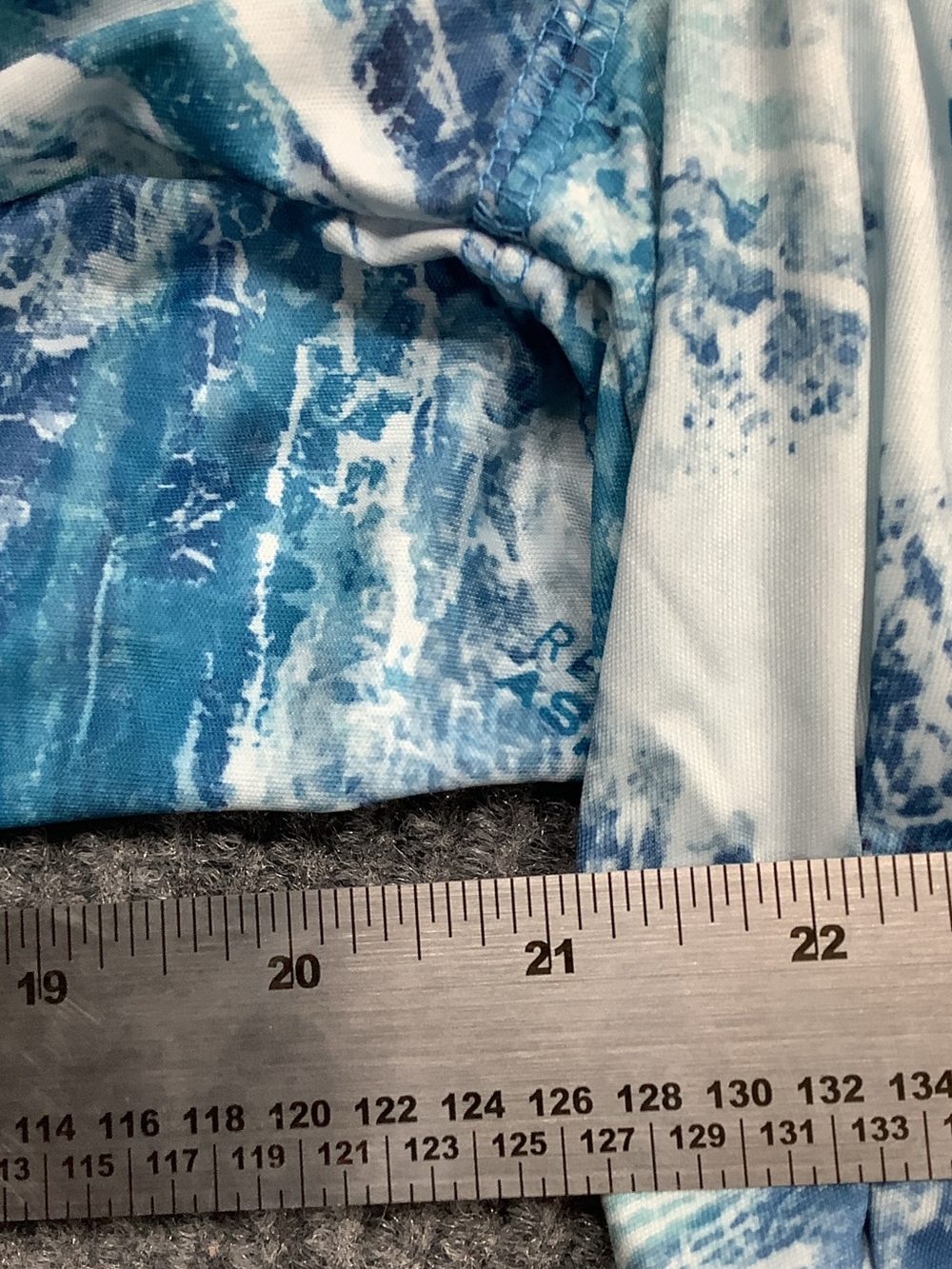 Realtree Men's Long Sleeve Performance Tee - Blue White Ocean Print - Picture 5 of 6